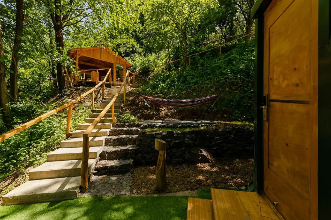 مكان تخييم Glamping Martini Kvariati باتومي جورجيا